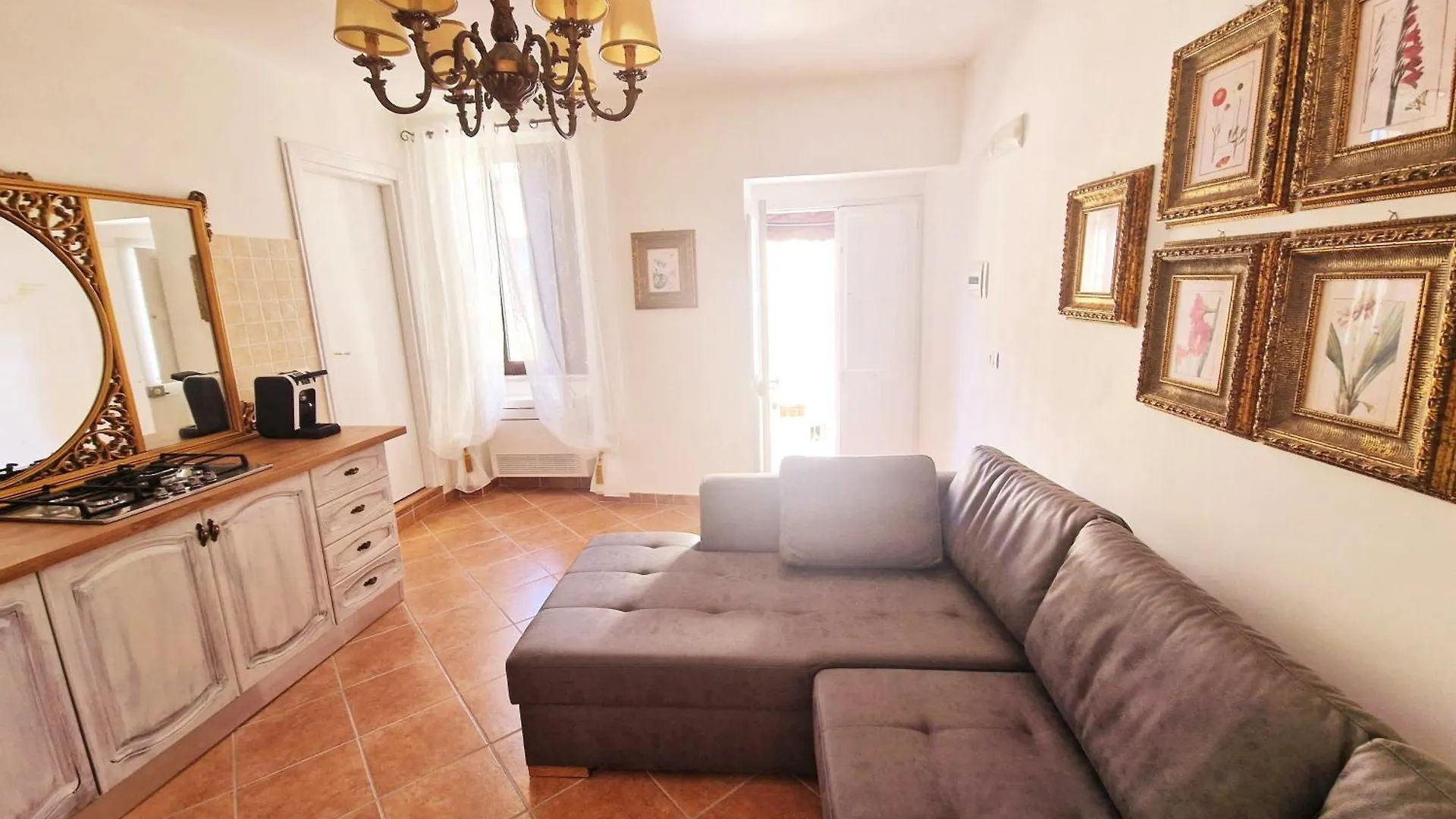La Corte Dei Filangieri Candida 0*,  Italia