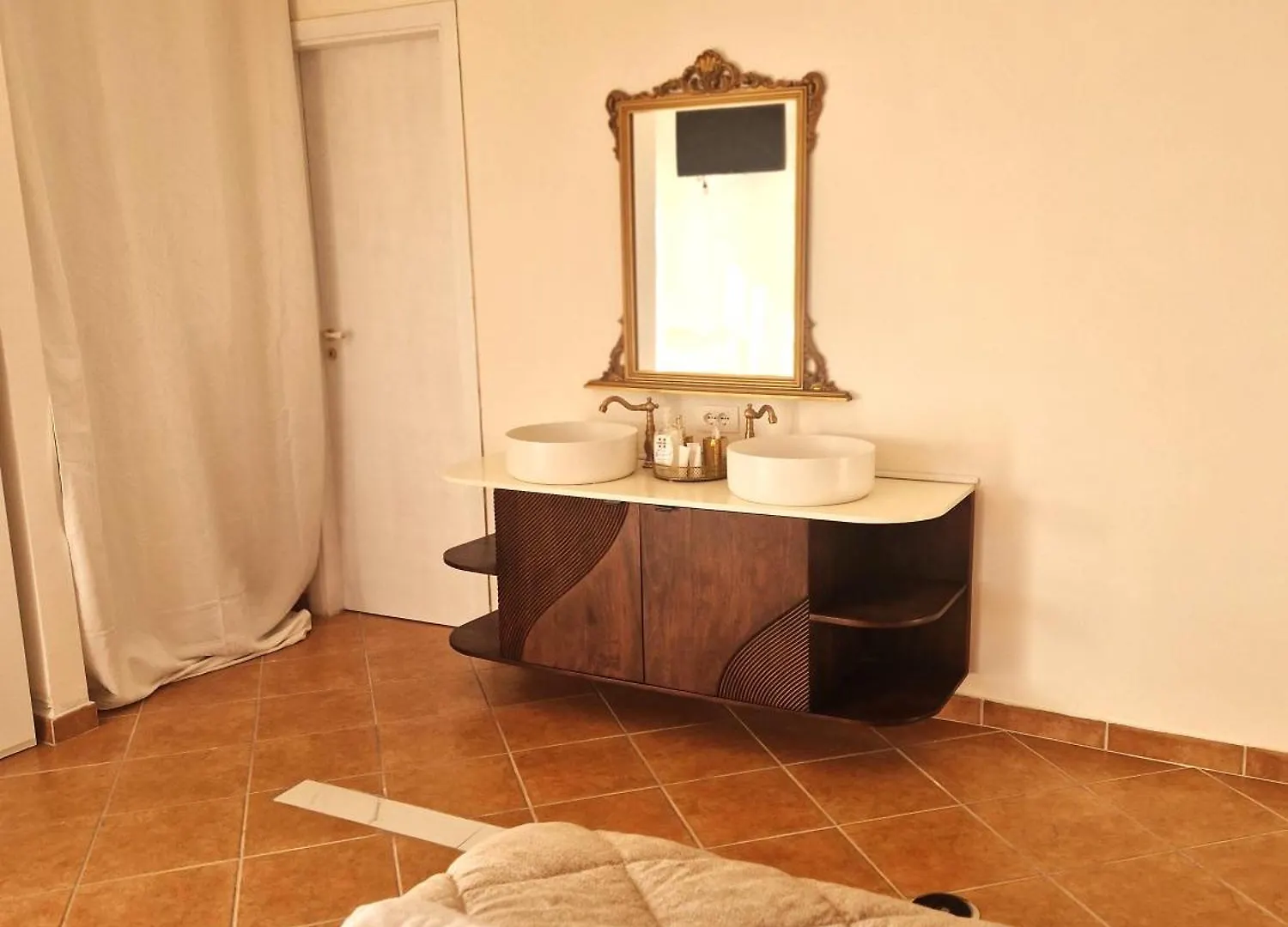 La Corte Dei Filangieri Candida 0*,