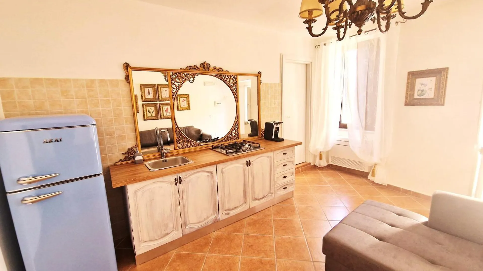 La Corte Dei Filangieri Candida 0*,  Italia